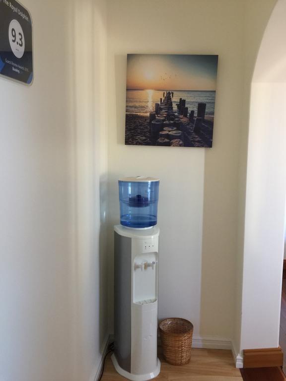 The Royal Dolphin Bed & Breakfast Safety Bay Рокингам Екстериор снимка