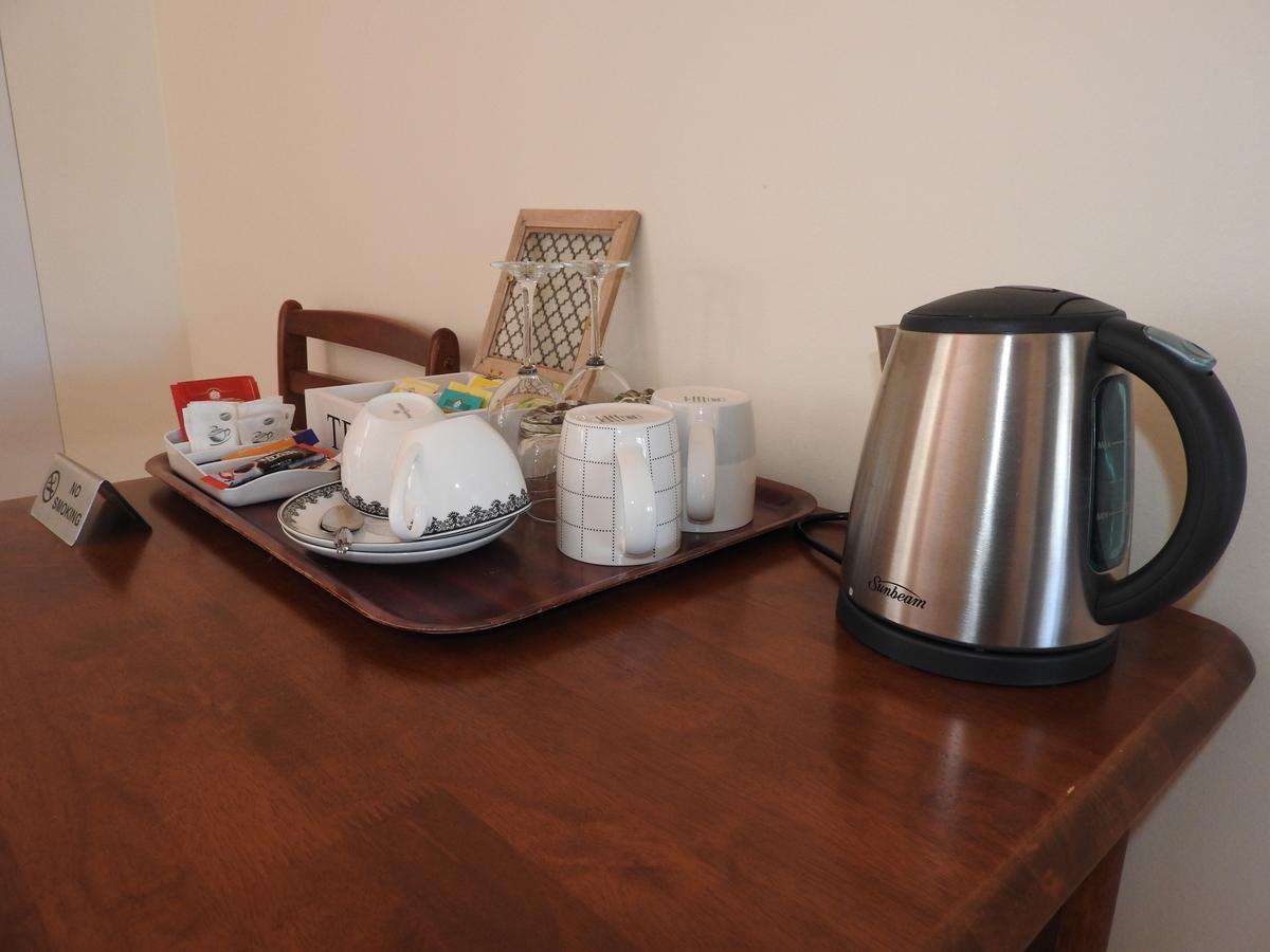 The Royal Dolphin Bed & Breakfast Safety Bay Рокингам Екстериор снимка