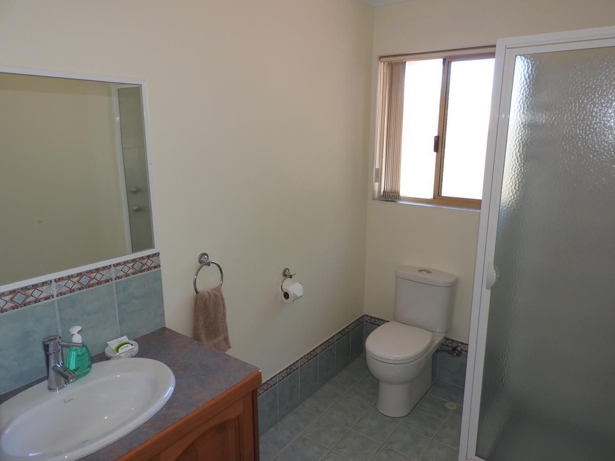 The Royal Dolphin Bed & Breakfast Safety Bay Рокингам Екстериор снимка